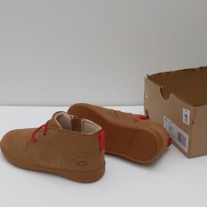 New UGG toddler/kids shoes Size 11